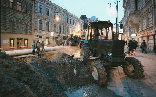 Крупная авария трубопровода на ул. Пестеля ЛТР